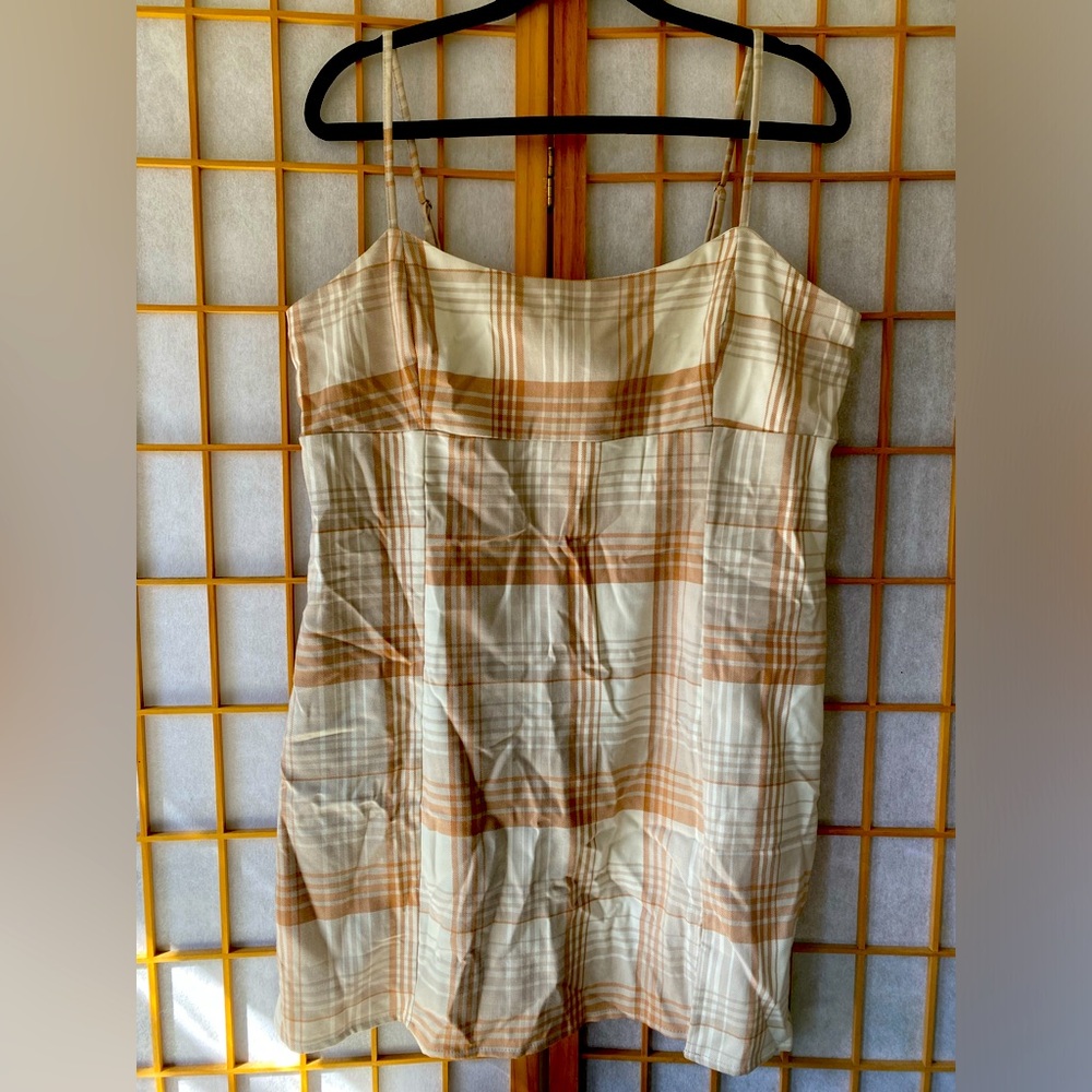 Aeropostal. X-Large. Cream and gray. Plaid dress.